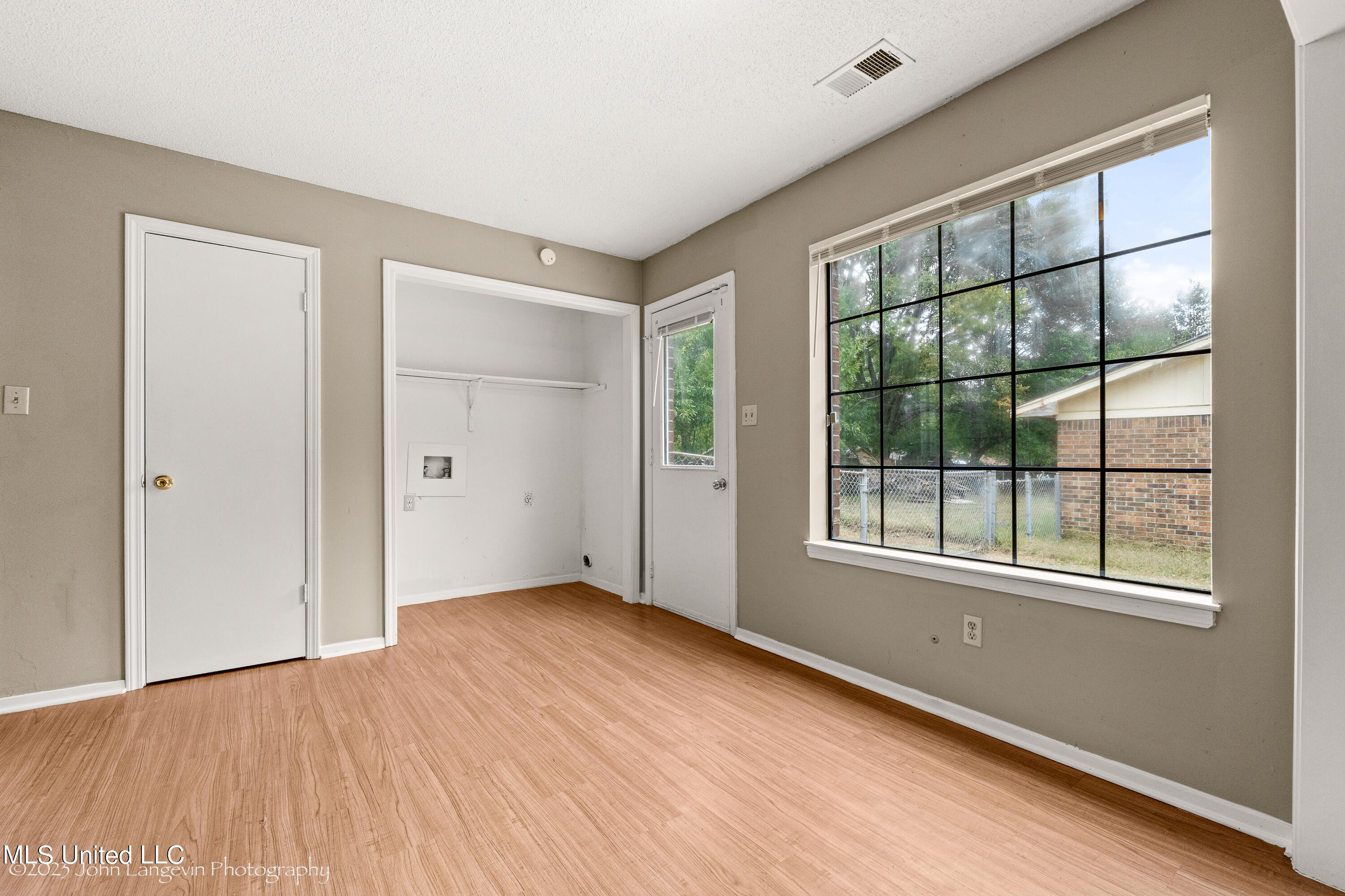 3450 Mayfair Road Horn Lake, MS 38637 - Photo 8 of 23 Dining Area