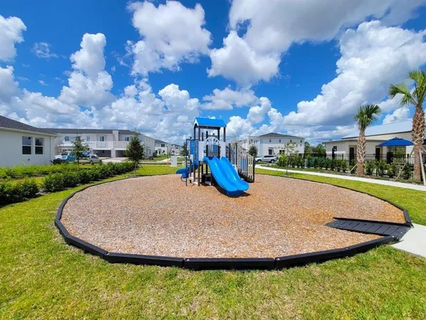 $2,300 | 170 Nine Iron Drive, Davenport, FL 33896