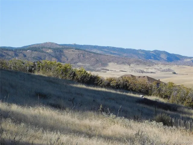 a view of a dry field