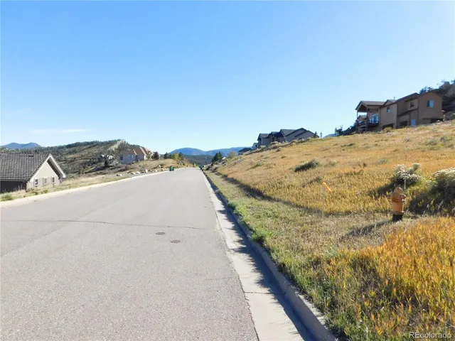 a view of a lake from a yard