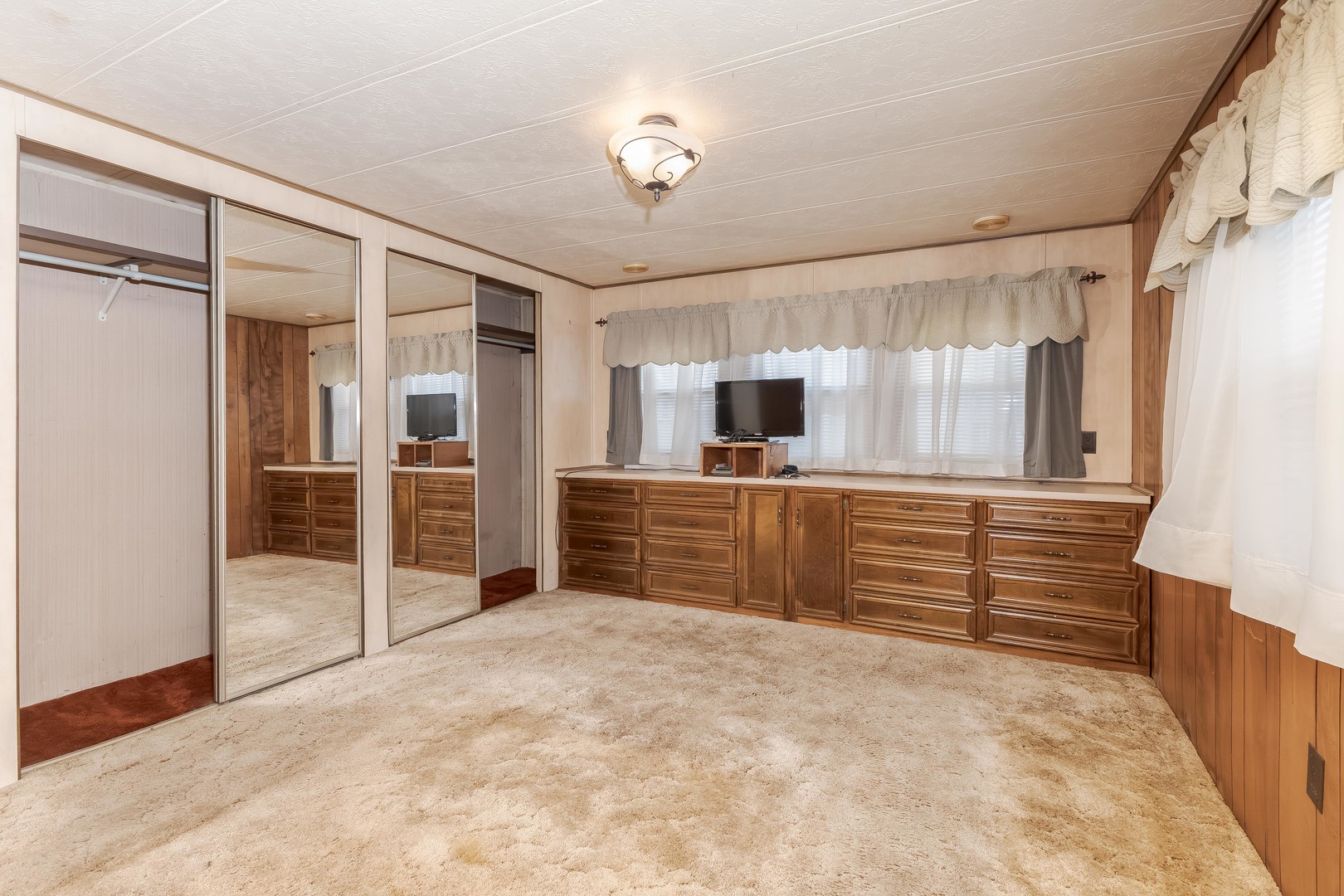 7 Oak Valley Road Bloomington, IL 61704 - Photo 18 of 27 a view of a walk in closet
