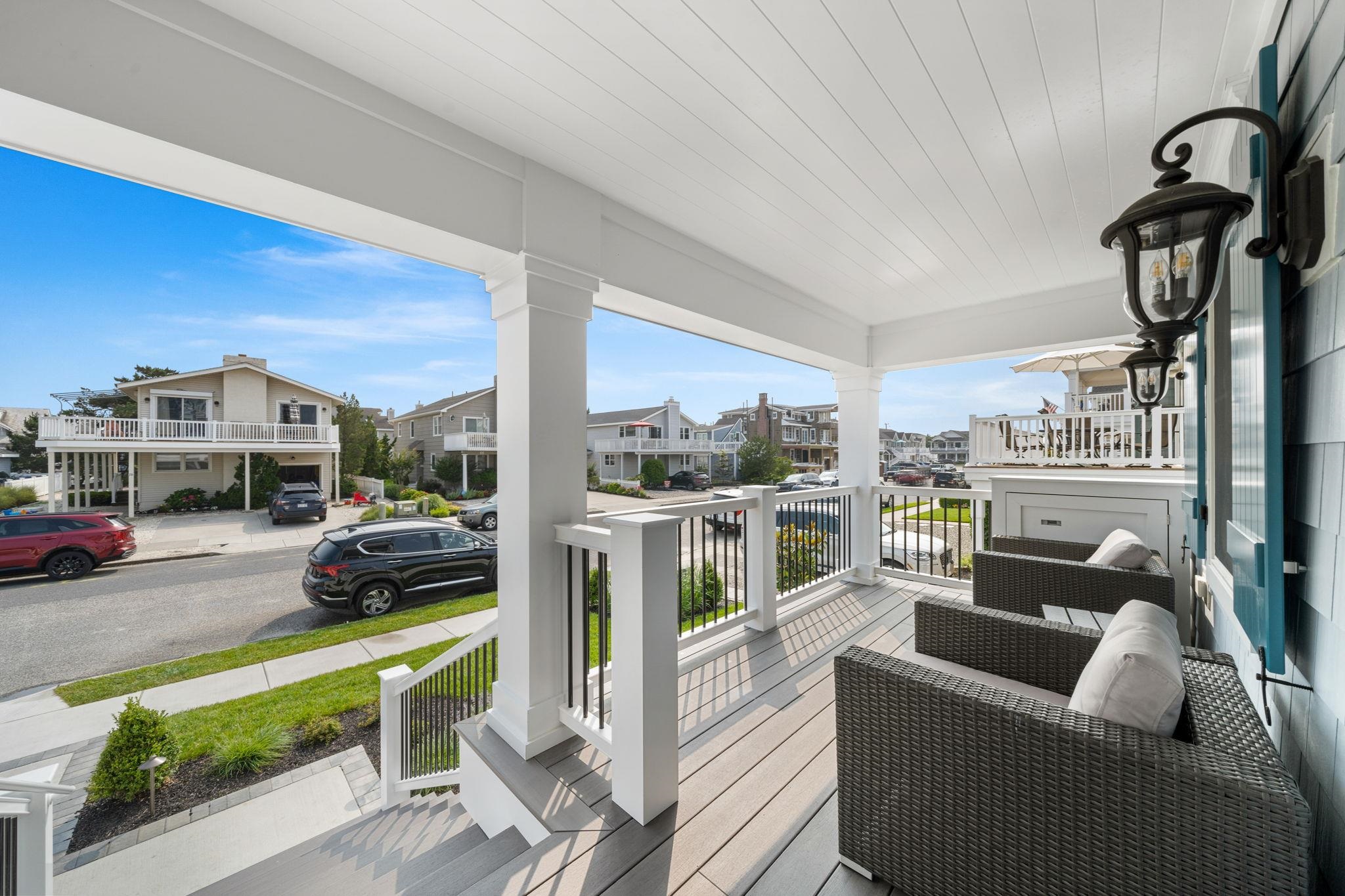 75 24th Street East Avalon, NJ 08202 - Photo 2 of 47 a view of a living room and kitchen view