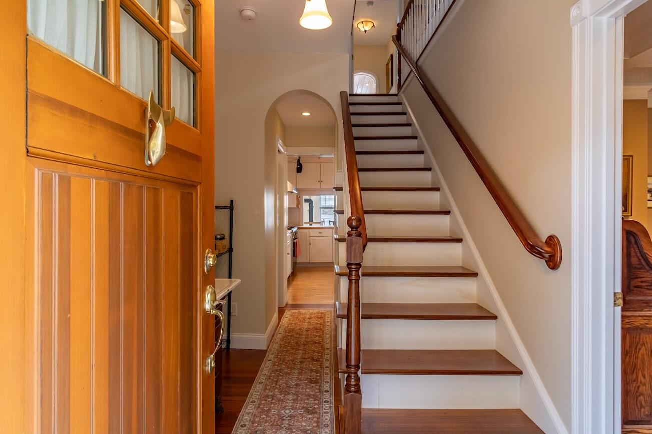913 Cundy's Harbor Road Harpswell, ME 04079 - Photo 12 of 43 913 Cundys Harbor Road Interiors-10