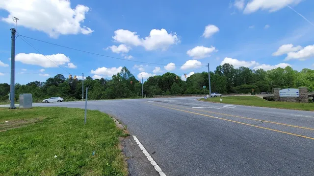 $489,900 | 3025 East Main St Extension, Spartanburg, SC 29307