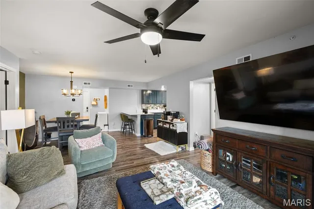 $237,500 | 223 Bordeaux Way, Unit 223, St. Peters, MO 63376