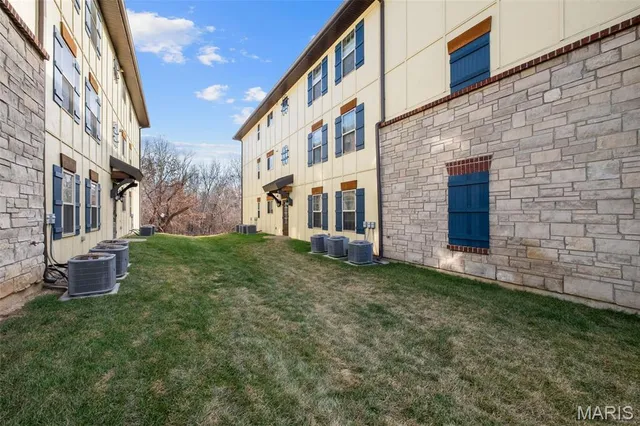 $237,500 | 223 Bordeaux Way, Unit 223, St. Peters, MO 63376