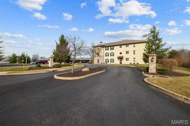 $237,500 | 223 Bordeaux Way, Unit 223, St. Peters, MO 63376