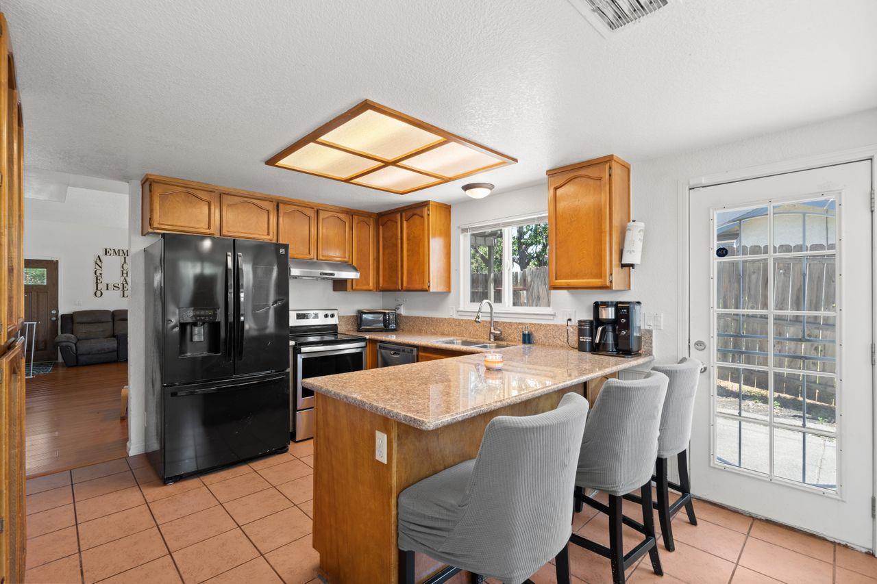6310 Calvine Road Sacramento, CA 95823 - Photo 10 of 21 Gallery Image 10