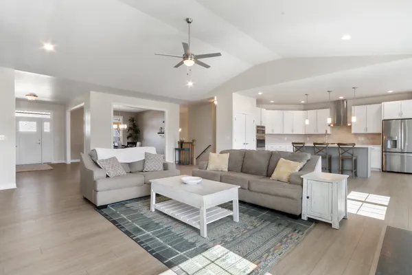 $1,100,000 | 560 North Boulder Ridge Drive, Lake Geneva, WI 53147