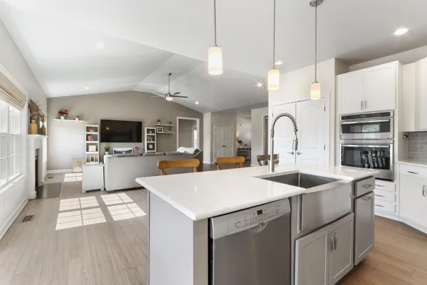 $1,100,000 | 560 North Boulder Ridge Drive, Lake Geneva, WI 53147