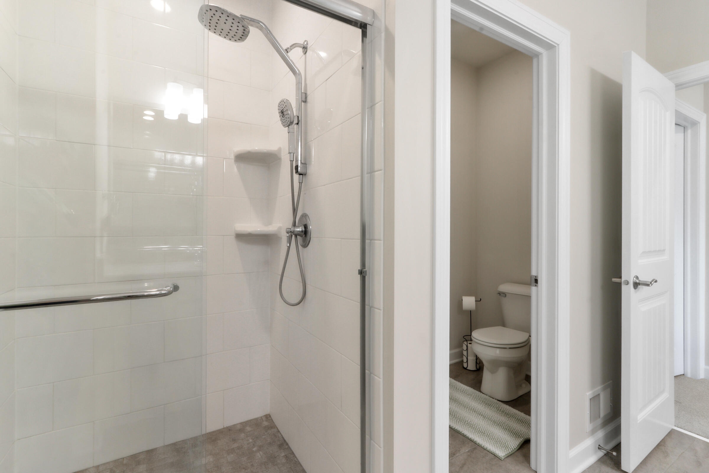 560 North Boulder Ridge Drive Lake Geneva, WI 53147 - Photo 35 of 61 Primary Bathroom