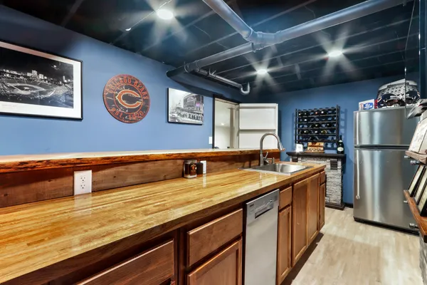 $1,100,000 | 560 North Boulder Ridge Drive, Lake Geneva, WI 53147