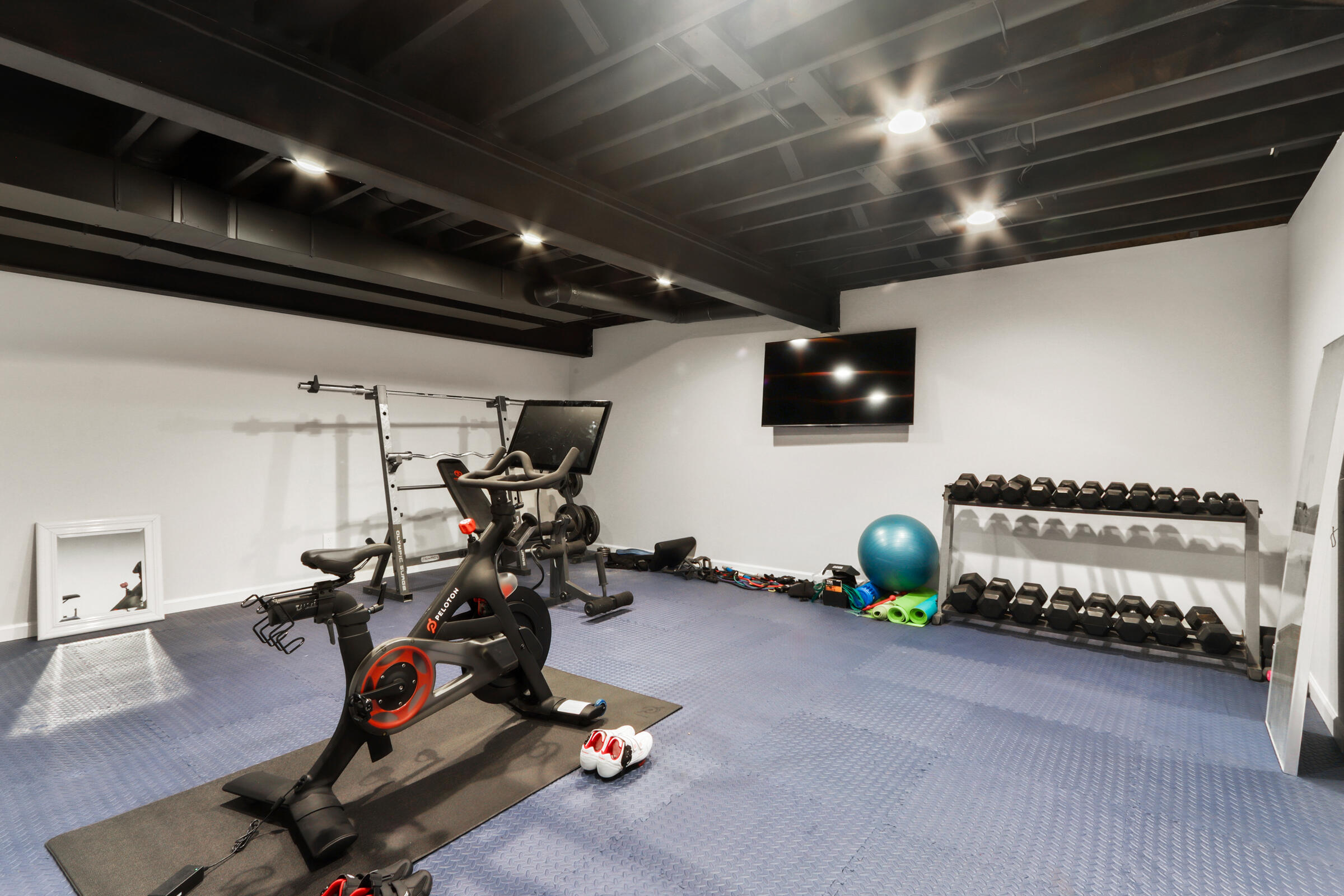 560 North Boulder Ridge Drive Lake Geneva, WI 53147 - Photo 46 of 61 Exercise room