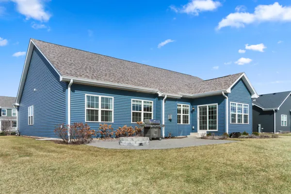 $1,100,000 | 560 North Boulder Ridge Drive, Lake Geneva, WI 53147