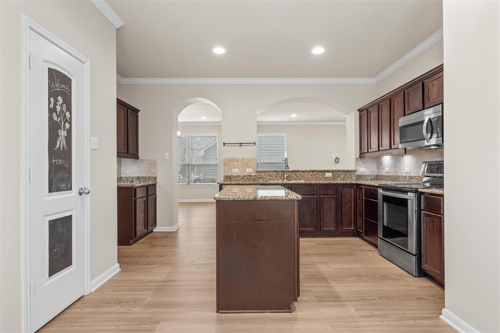 10860 Burnham Drive Waco, TX 76708 - Photo 13 of 36