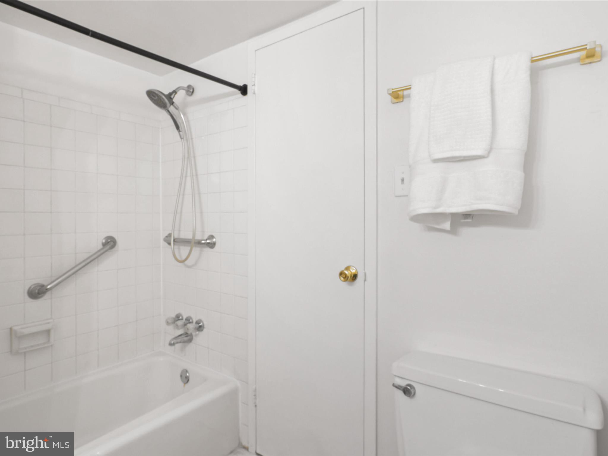 2626 Fort Farnsworth Road, Unit 202 Alexandria, VA 22303 - Photo 14 of 28