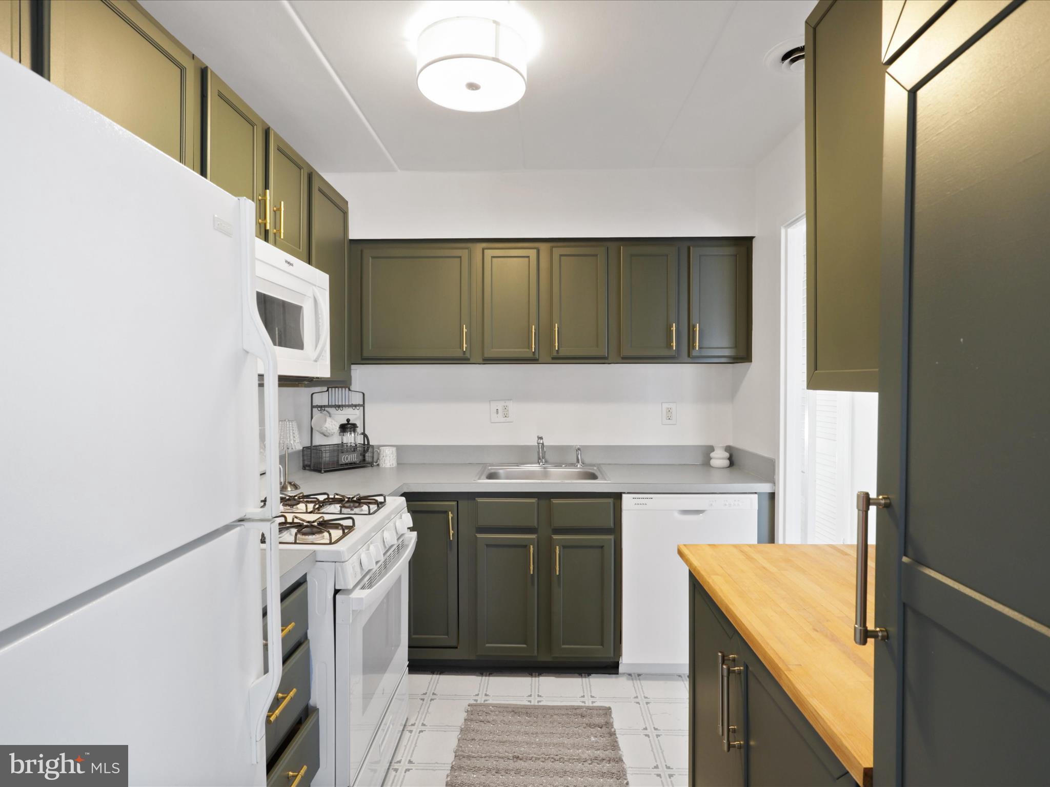 2626 Fort Farnsworth Road, Unit 202 Alexandria, VA 22303 - Photo 8 of 28