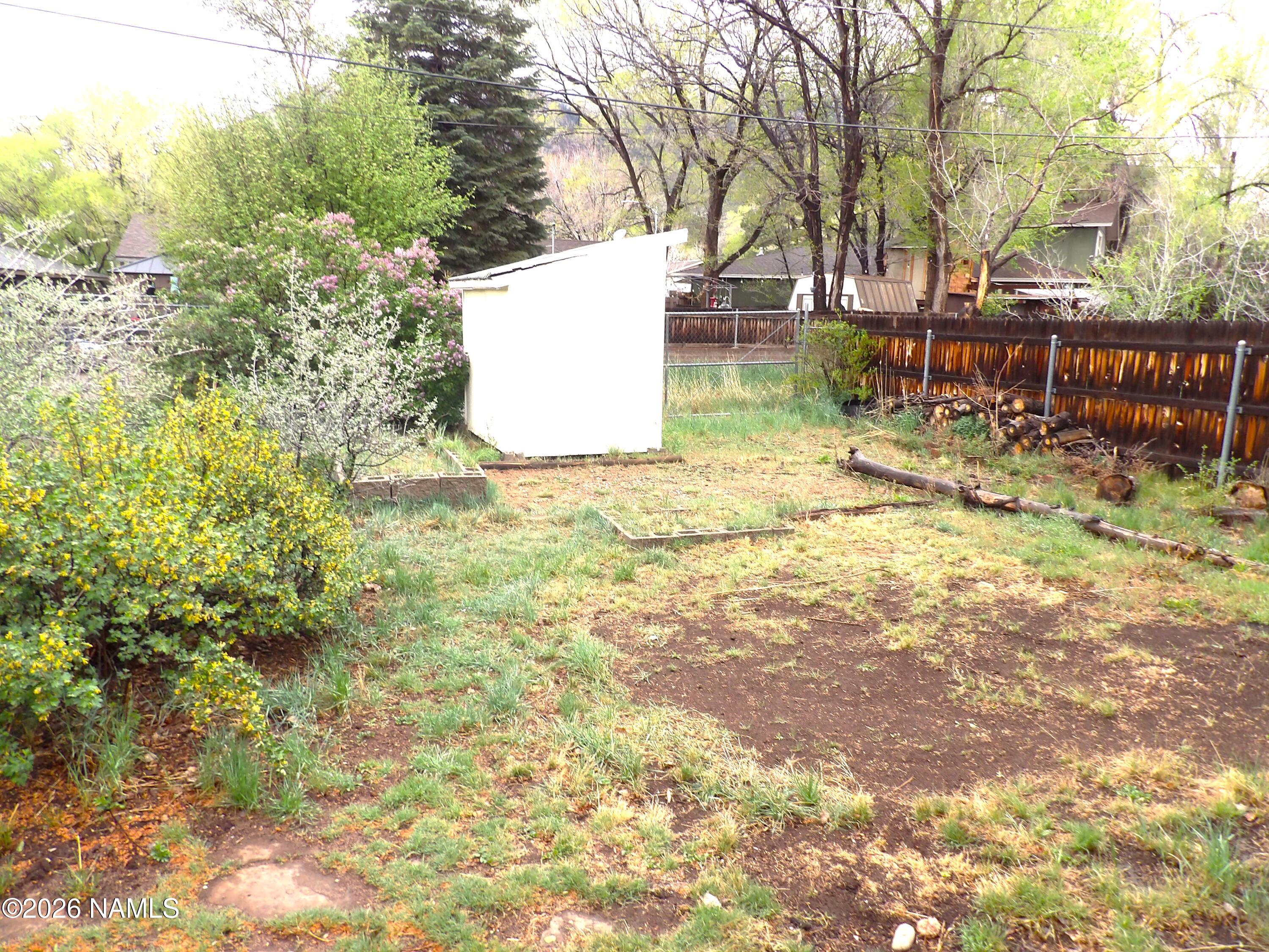 5901 North Mountaineer Road Flagstaff, AZ 86004 - Photo 16 of 17 Backyard 2