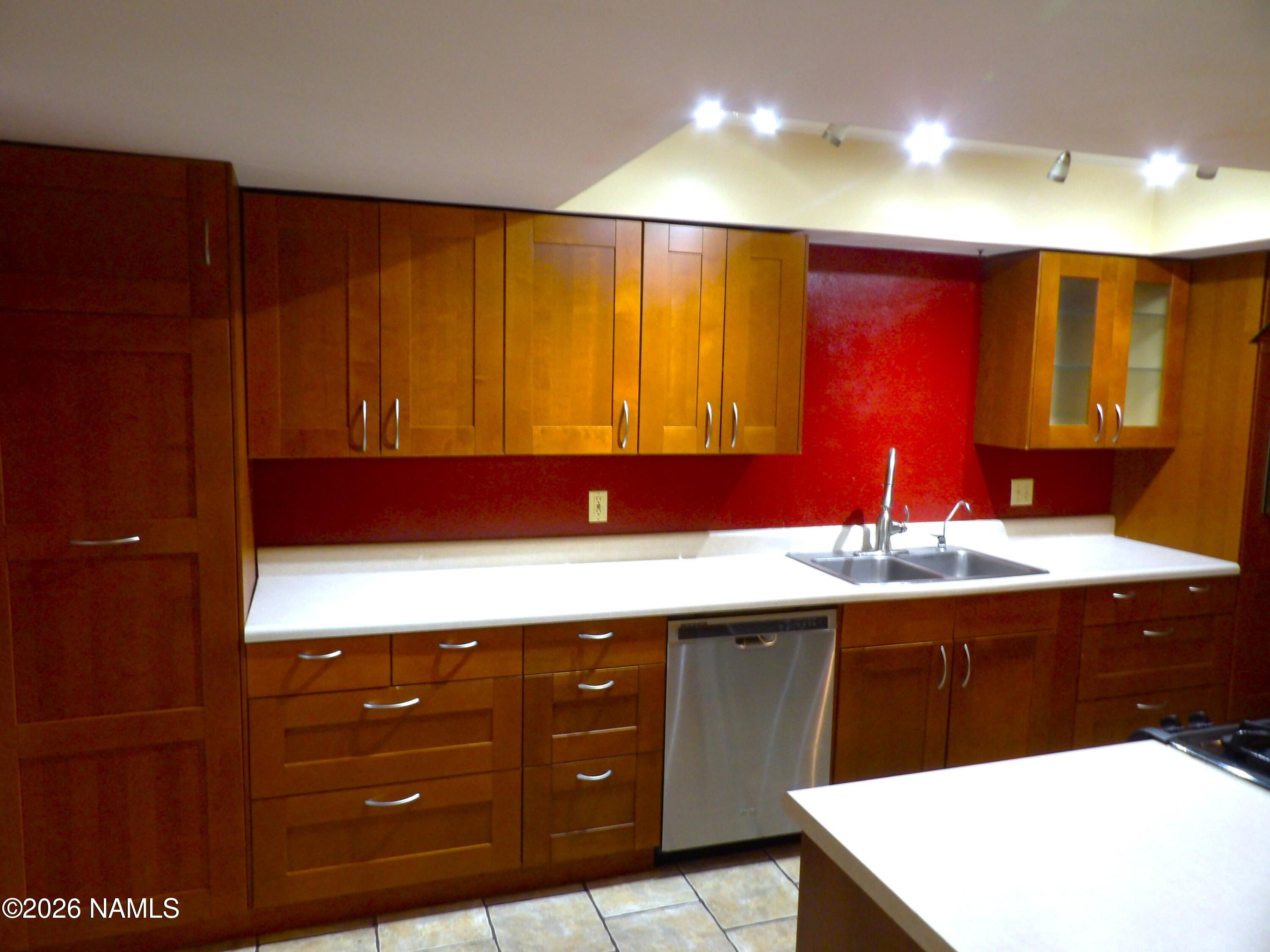 5901 North Mountaineer Road Flagstaff, AZ 86004 - Photo 4 of 17 Kitchen 1