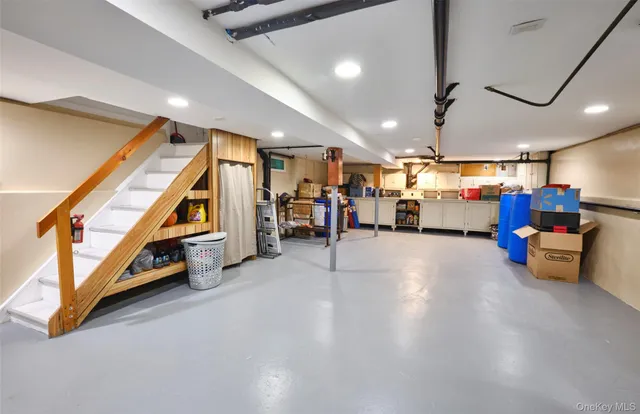a view of a storage & utility room