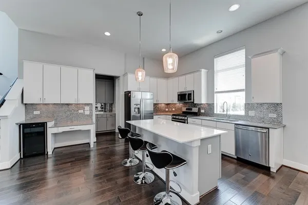 $3,500 | 8409 Hempstead Road, Unit A, Houston, TX 77008