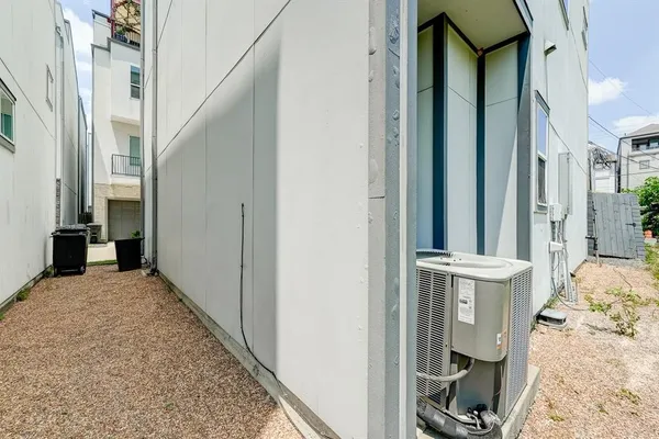 $3,500 | 8409 Hempstead Road, Unit A, Houston, TX 77008
