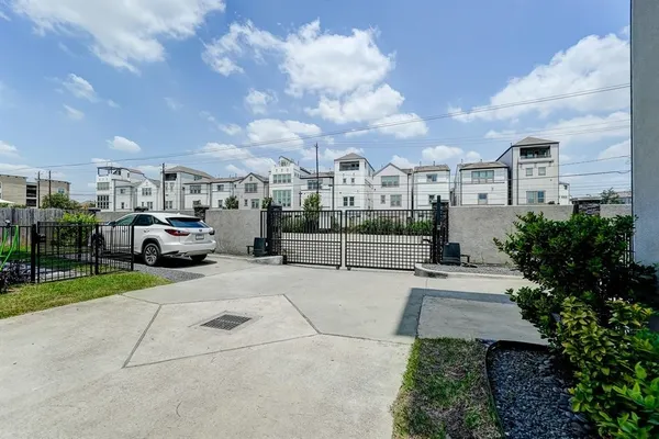 $3,500 | 8409 Hempstead Road, Unit A, Houston, TX 77008