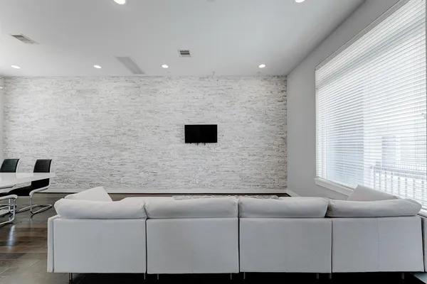$3,500 | 8409 Hempstead Road, Unit A, Houston, TX 77008