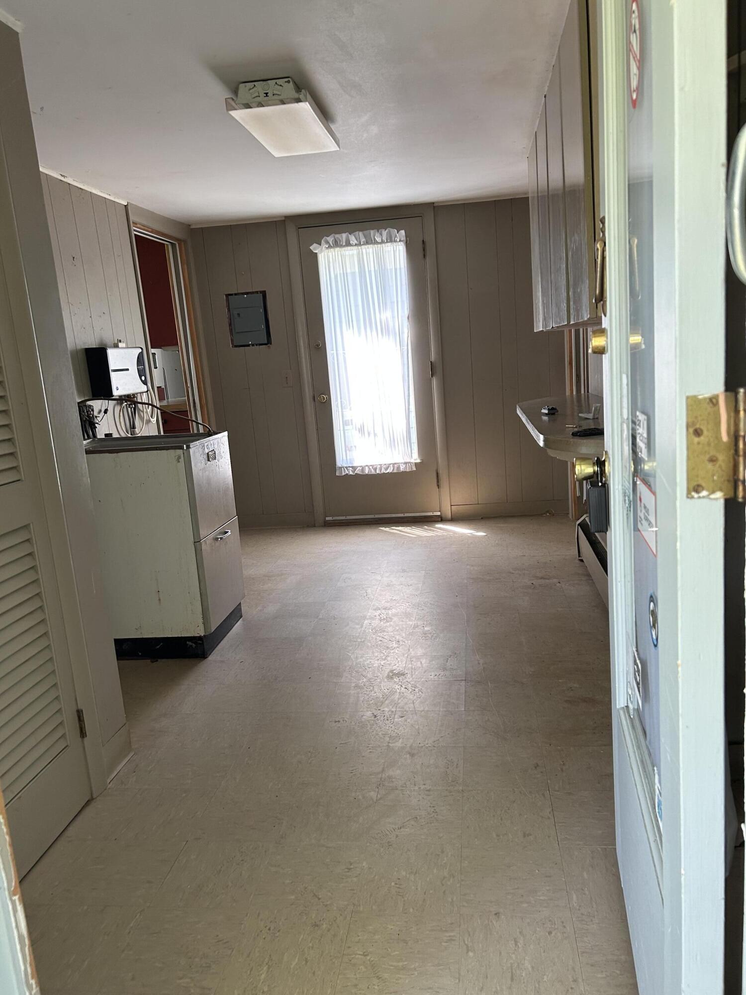 995 Bremen Road Waldoboro, ME 04572 - Photo 3 of 13 IMG_0543