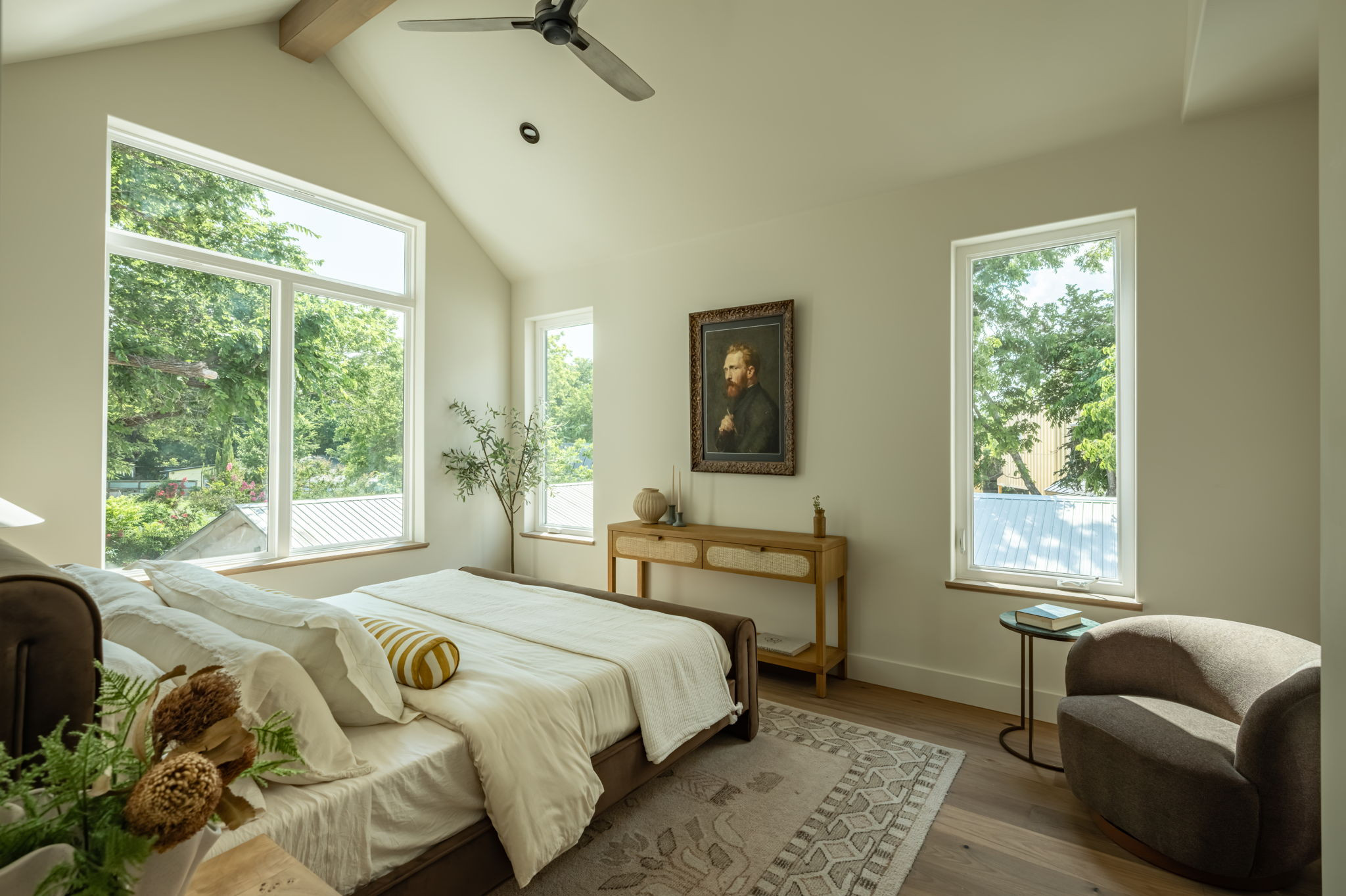4713 Bolm Road Austin, TX 78702 - Photo 24 of 40 Vaulted ceiling featuring an exposed beam and a ceiling fan