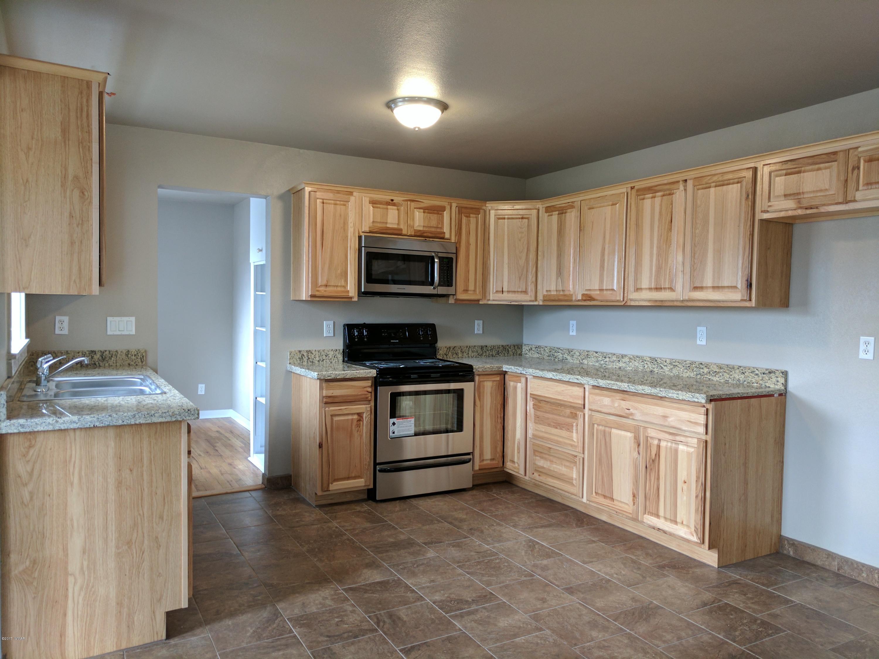 109 Cochise Drive Springerville, AZ 85938 - Photo 13 of 35