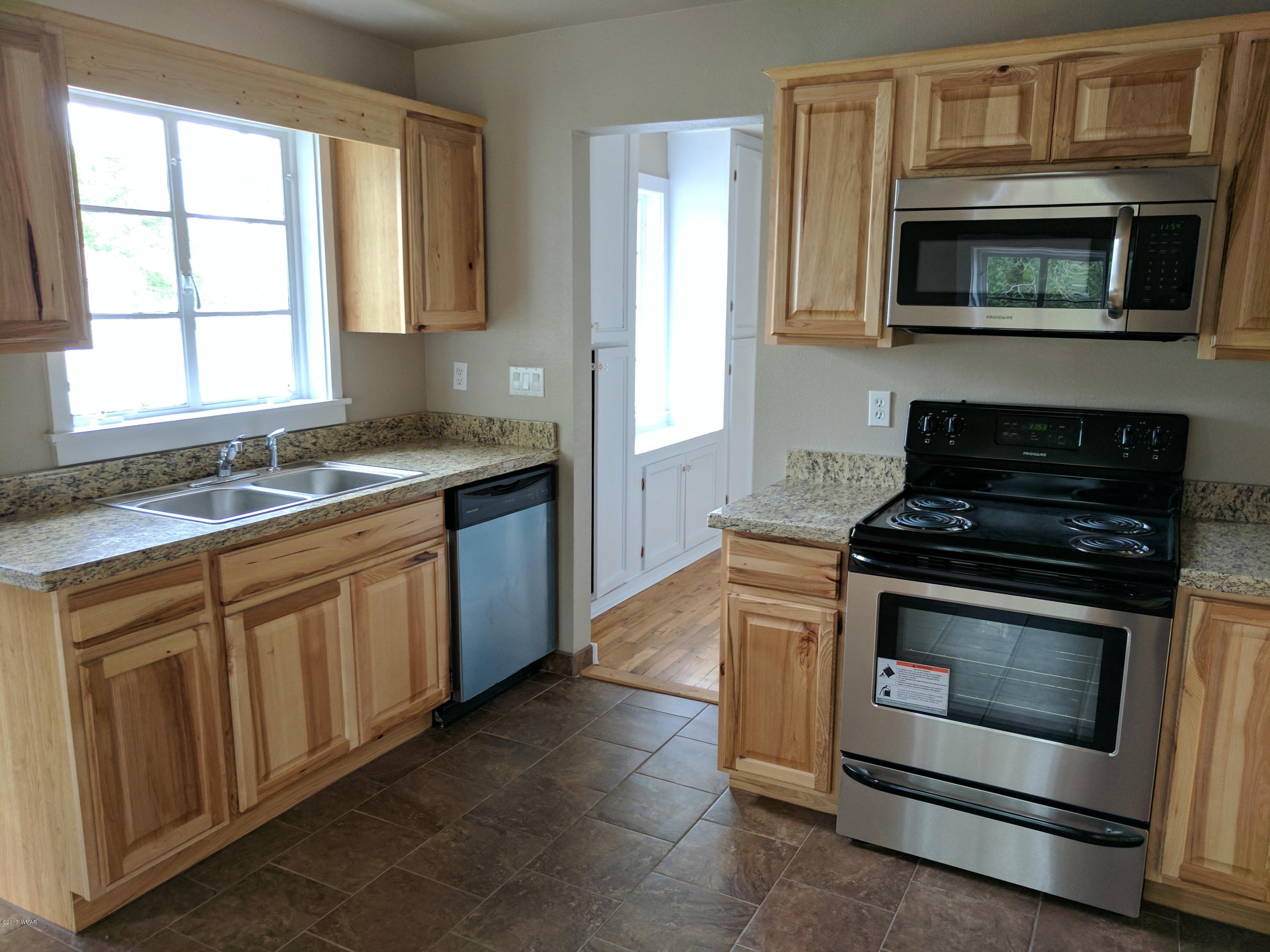 109 Cochise Drive Springerville, AZ 85938 - Photo 14 of 35