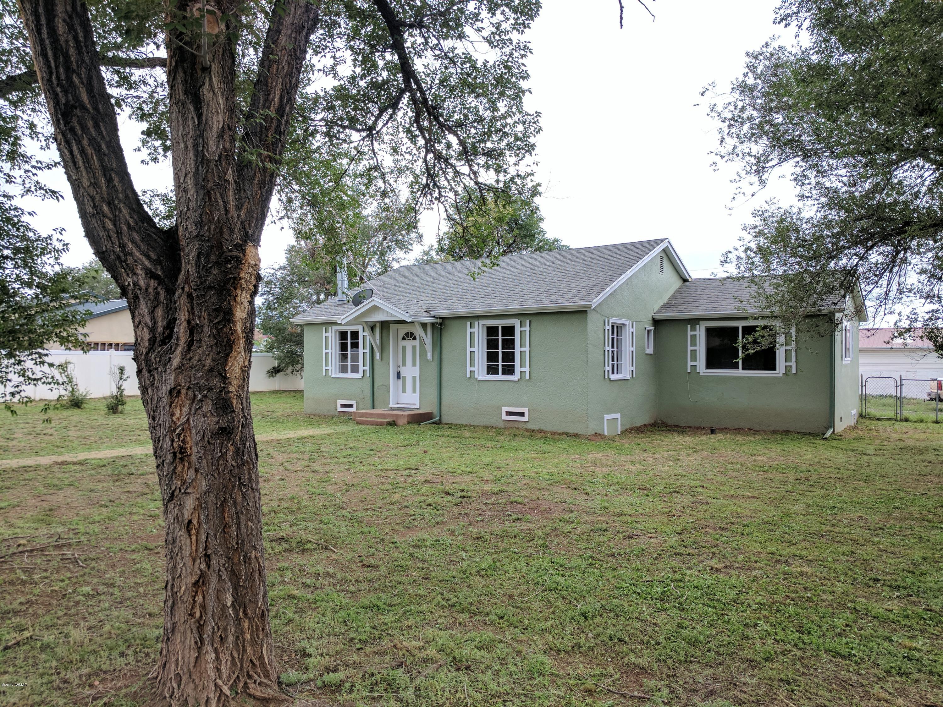 109 Cochise Drive Springerville, AZ 85938 - Photo 2 of 35