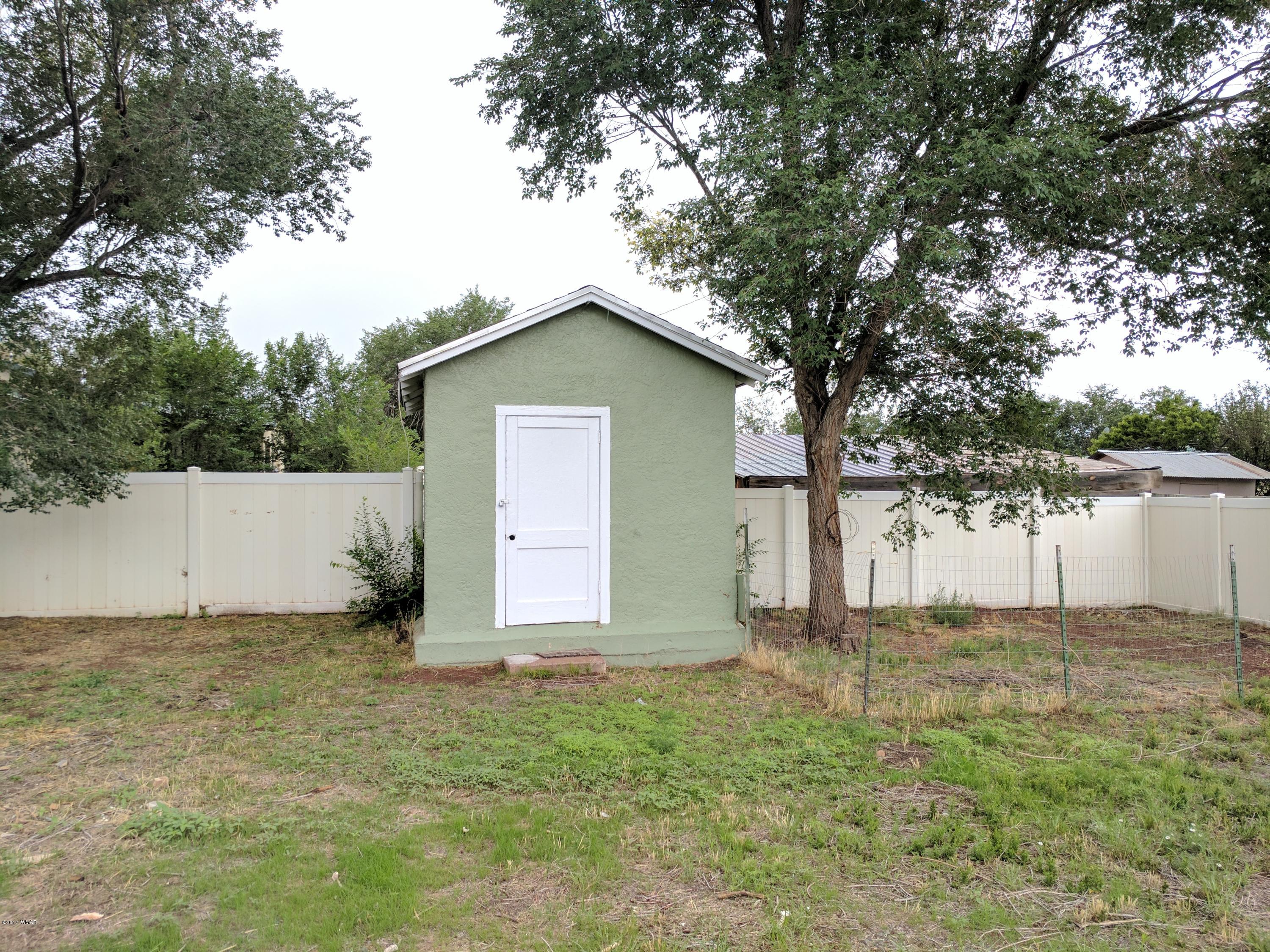 109 Cochise Drive Springerville, AZ 85938 - Photo 29 of 35