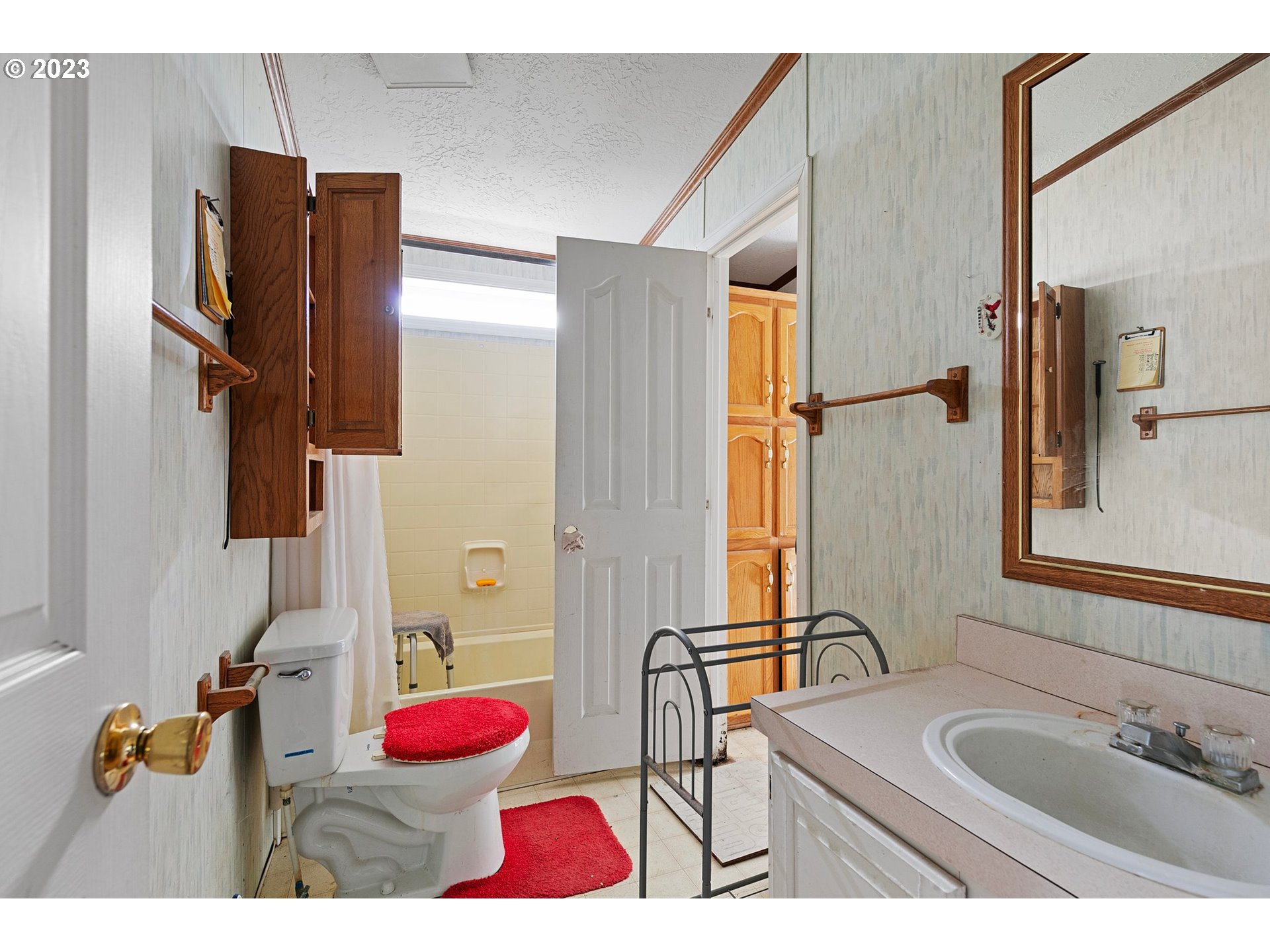 434 Locust Street Yoncalla, OR 97499 - Photo 25 of 36 a bathroom with a sink and a mirror