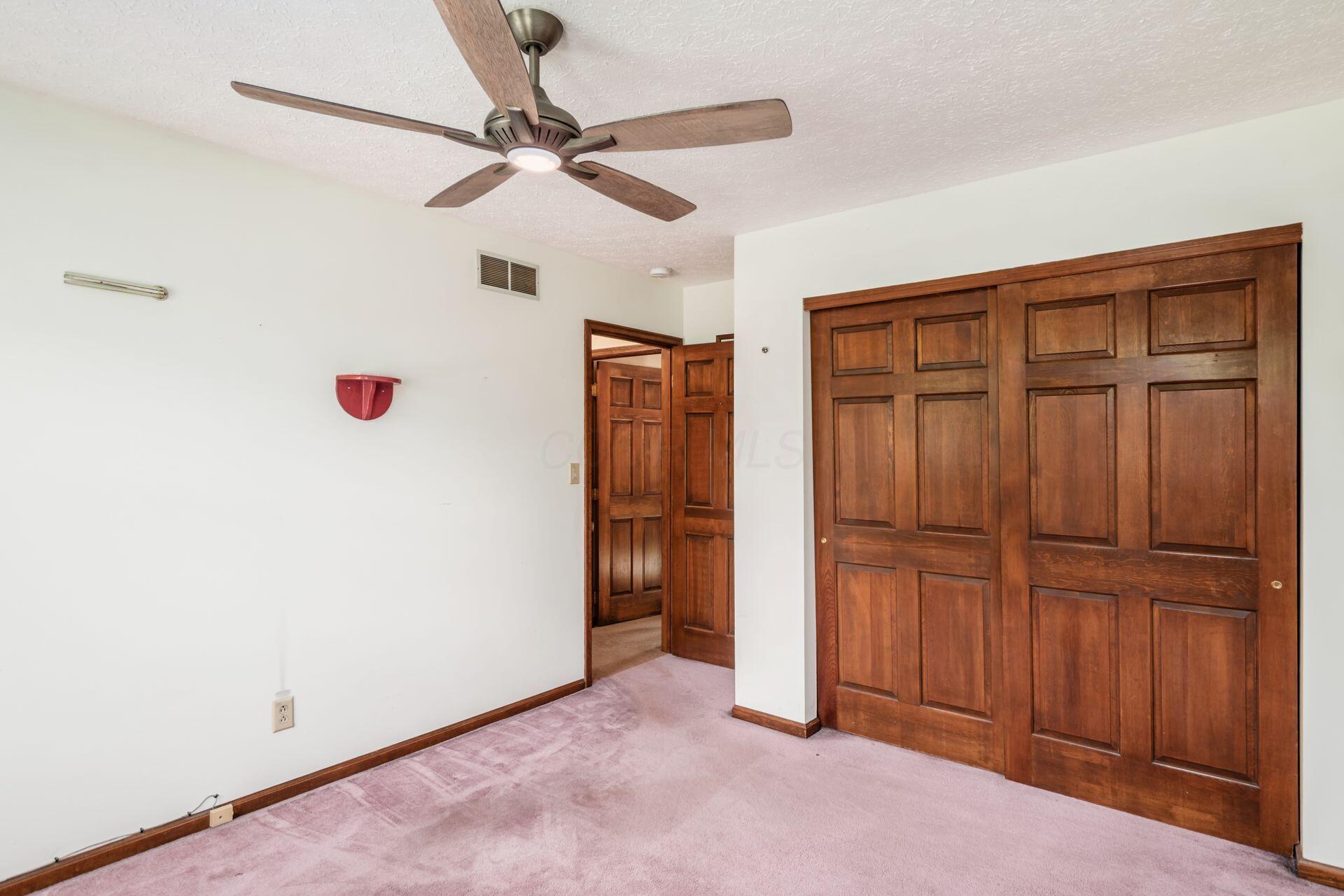 6945 Cooper Road Columbus, OH 43231 - Photo 30 of 48 023_db7ae1056d_g cooper rd-59
