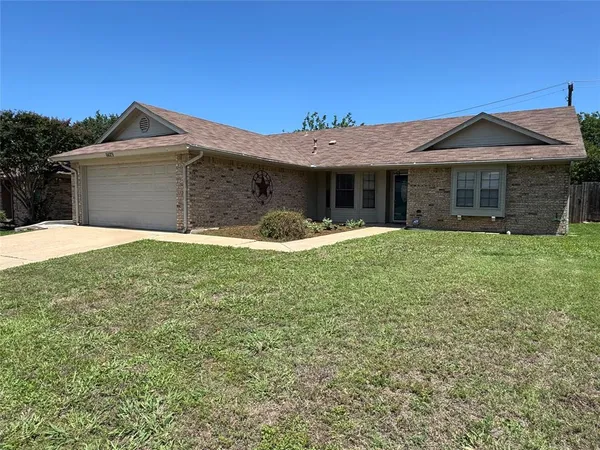 $2,150 | 6629 High Lawn Terrace, Watauga, TX 76148
