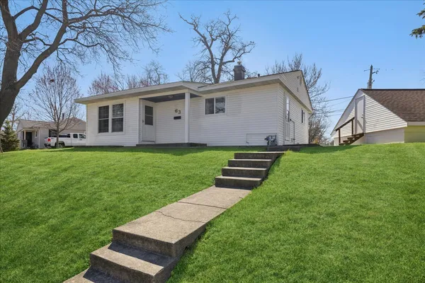 $279,900 | 63 Wren Road, Carpentersville, IL 60110