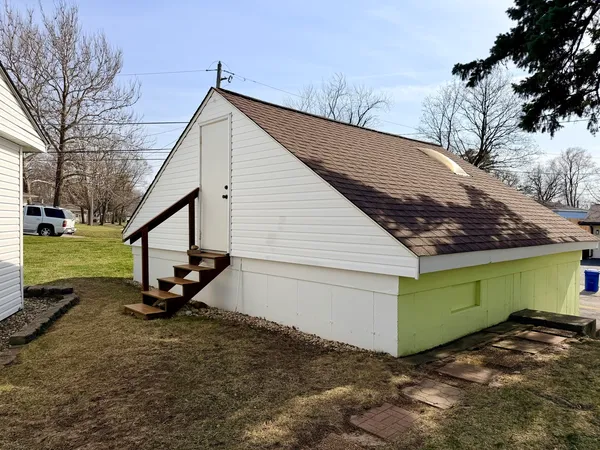 $279,900 | 63 Wren Road, Carpentersville, IL 60110