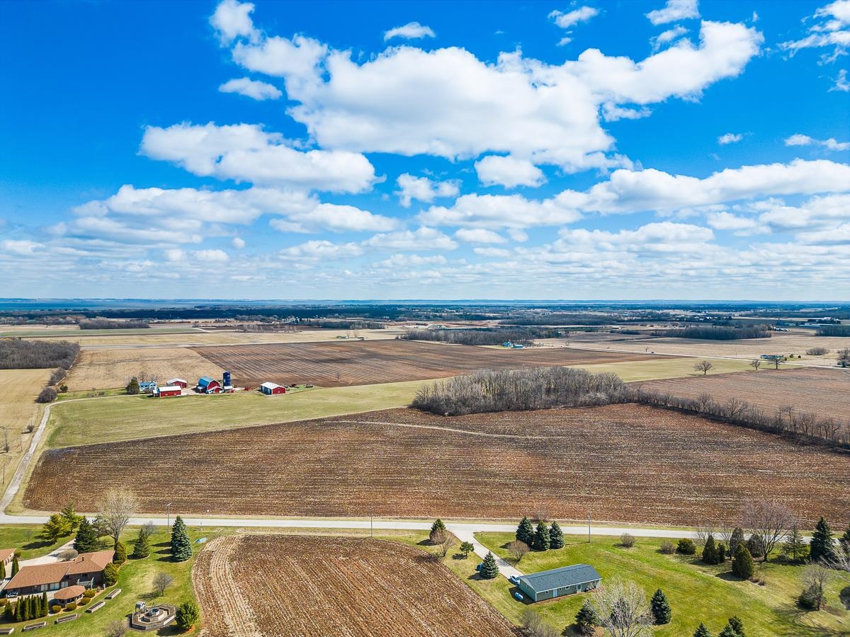 Waupun Road Oshkosh, WI 54902 - Photo 2 of 10