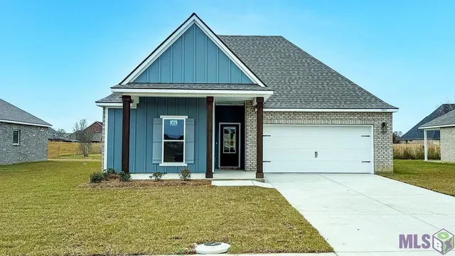 $293,900 | 7033 Brook Hollow Drive, Zachary, LA 70791