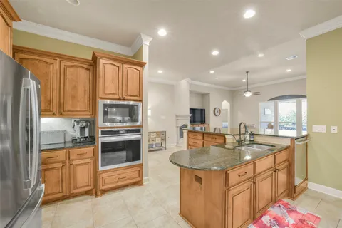 $669,000 | 21214 Redcrest Manor Drive, Richmond, TX 77406