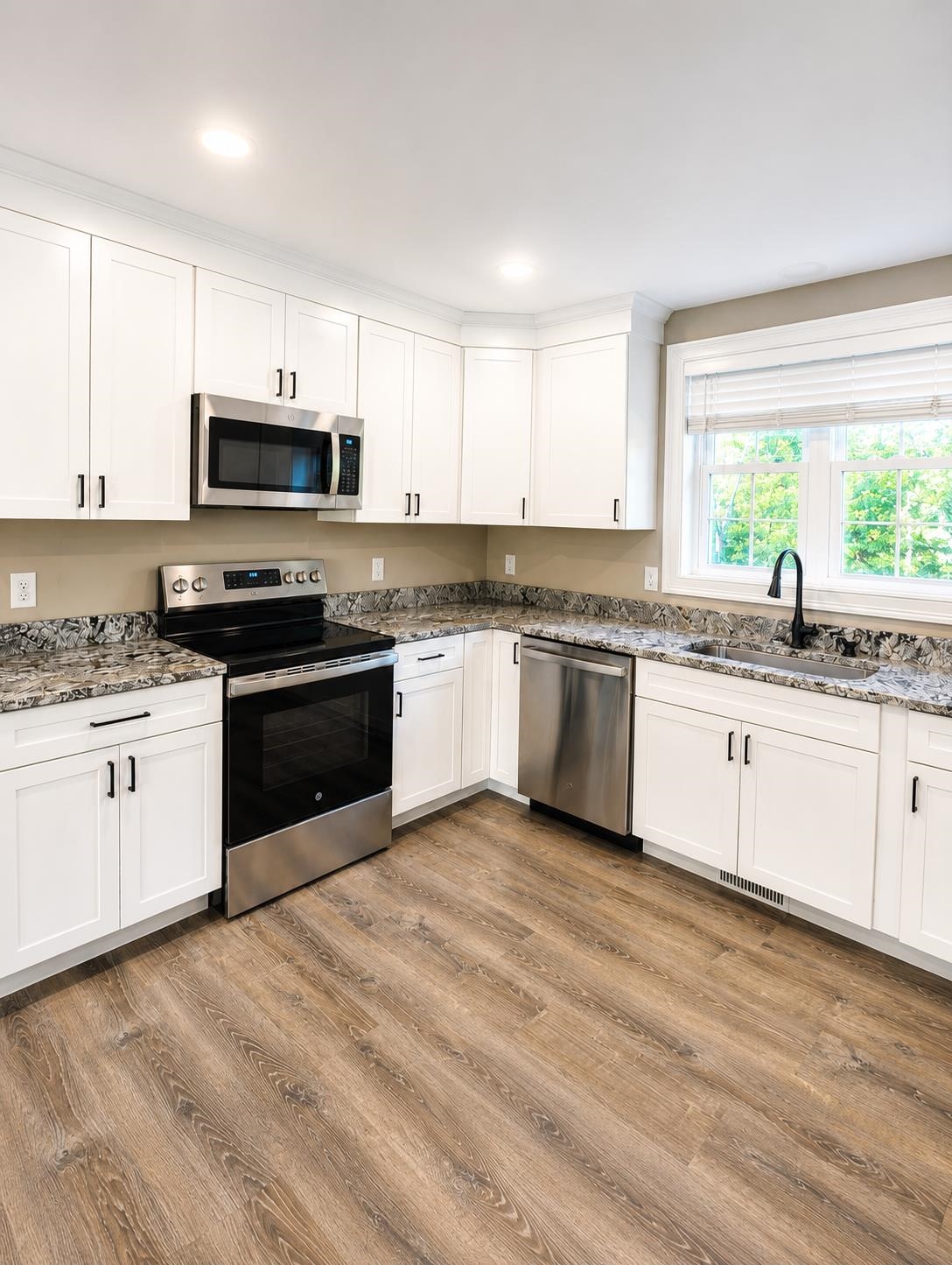 63 Pelham Road, Unit B Salem, NH 03079 - Photo 2 of 7