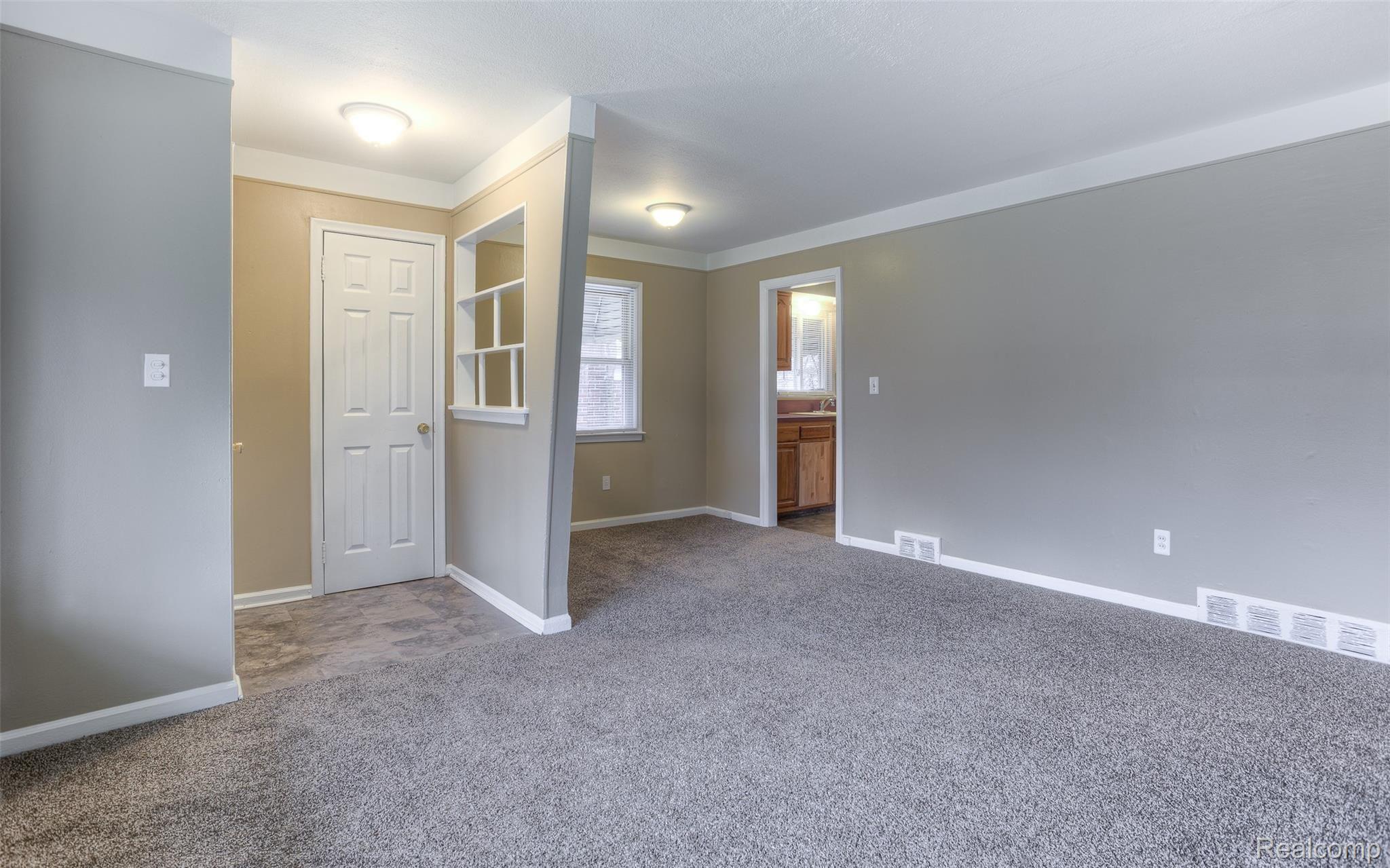 29966 Spring Arbor Drive Inkster, MI 48141 - Photo 14 of 27 29966 spring arbor interiors (2).jpg