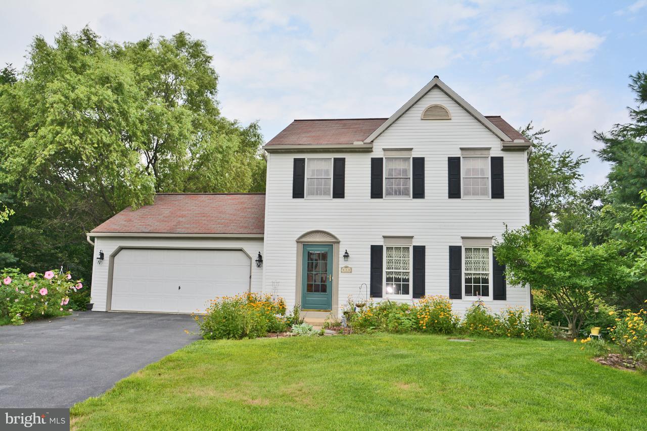 8 Whitetail Path Lititz, PA 17543 - Photo 1 of 14