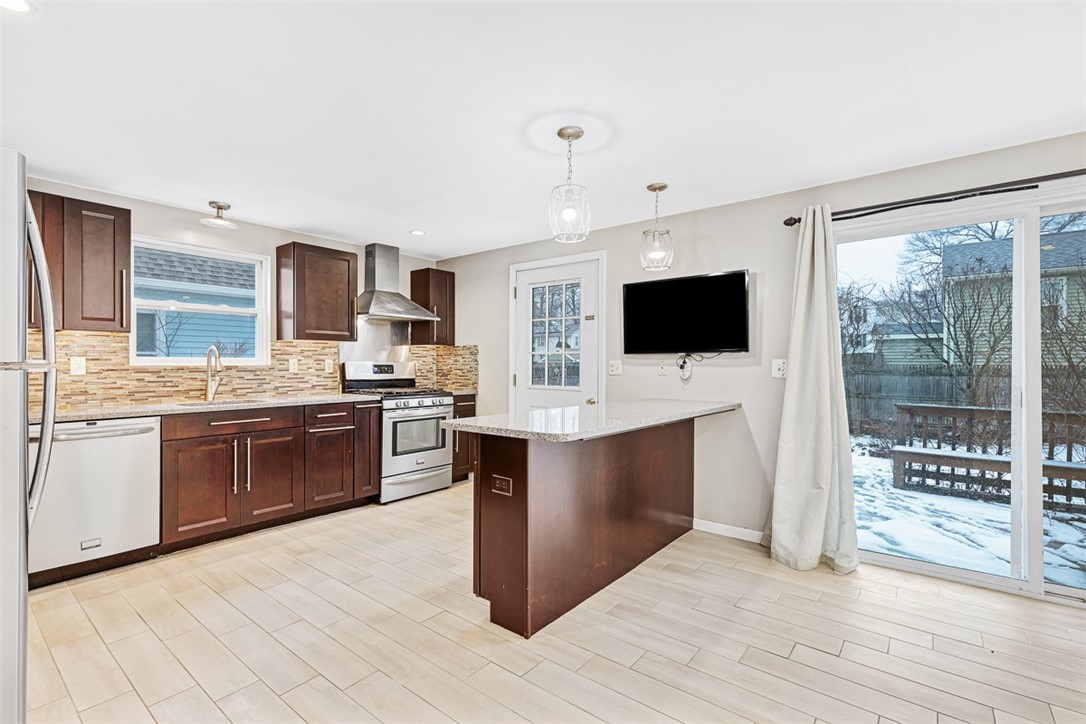 4 Plant Street Cumberland, RI 02864 - Photo 13 of 42