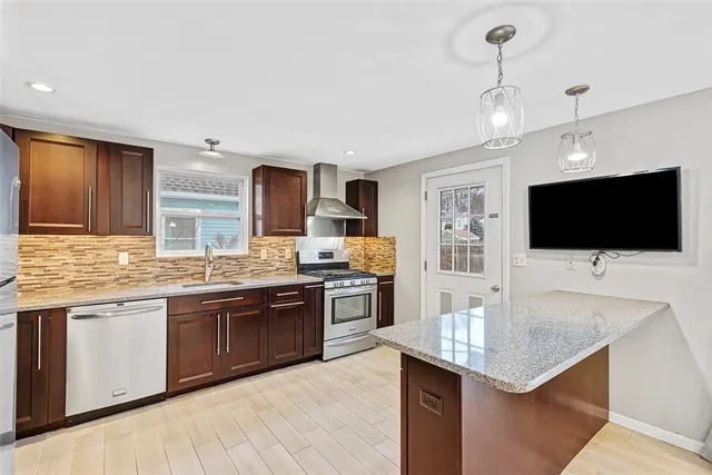 $399,900 | 4 Plant Street, Cumberland, RI 02864