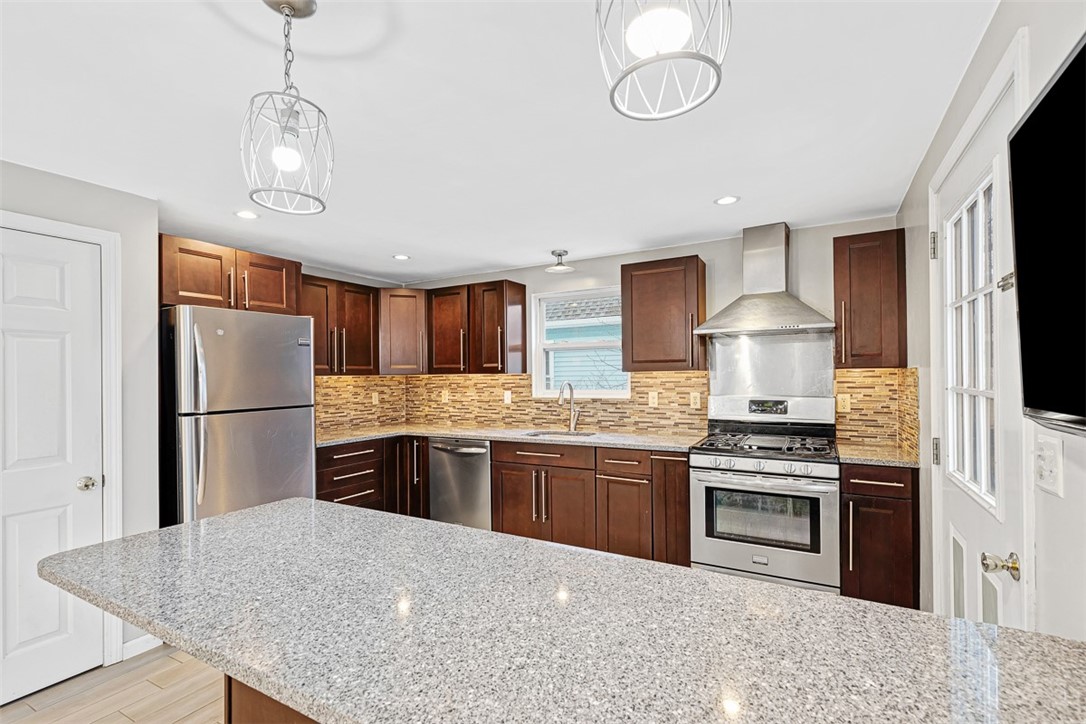 4 Plant Street Cumberland, RI 02864 - Photo 20 of 42