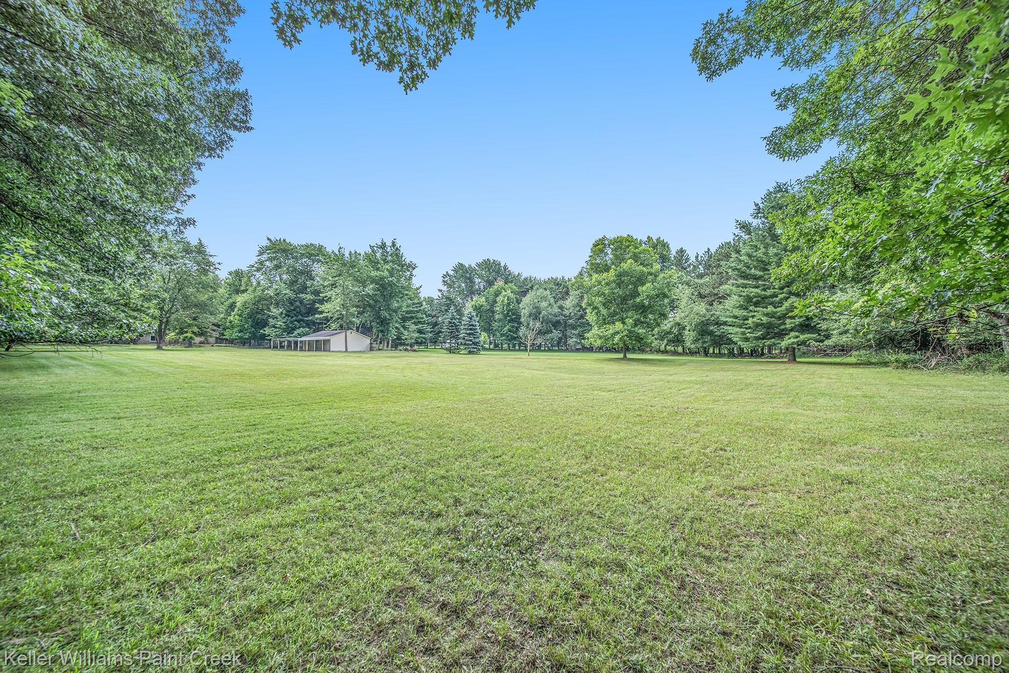 1322 Seville Road Rochester, MI 48309 - Photo 24 of 35 1322 Seville_46.jpg