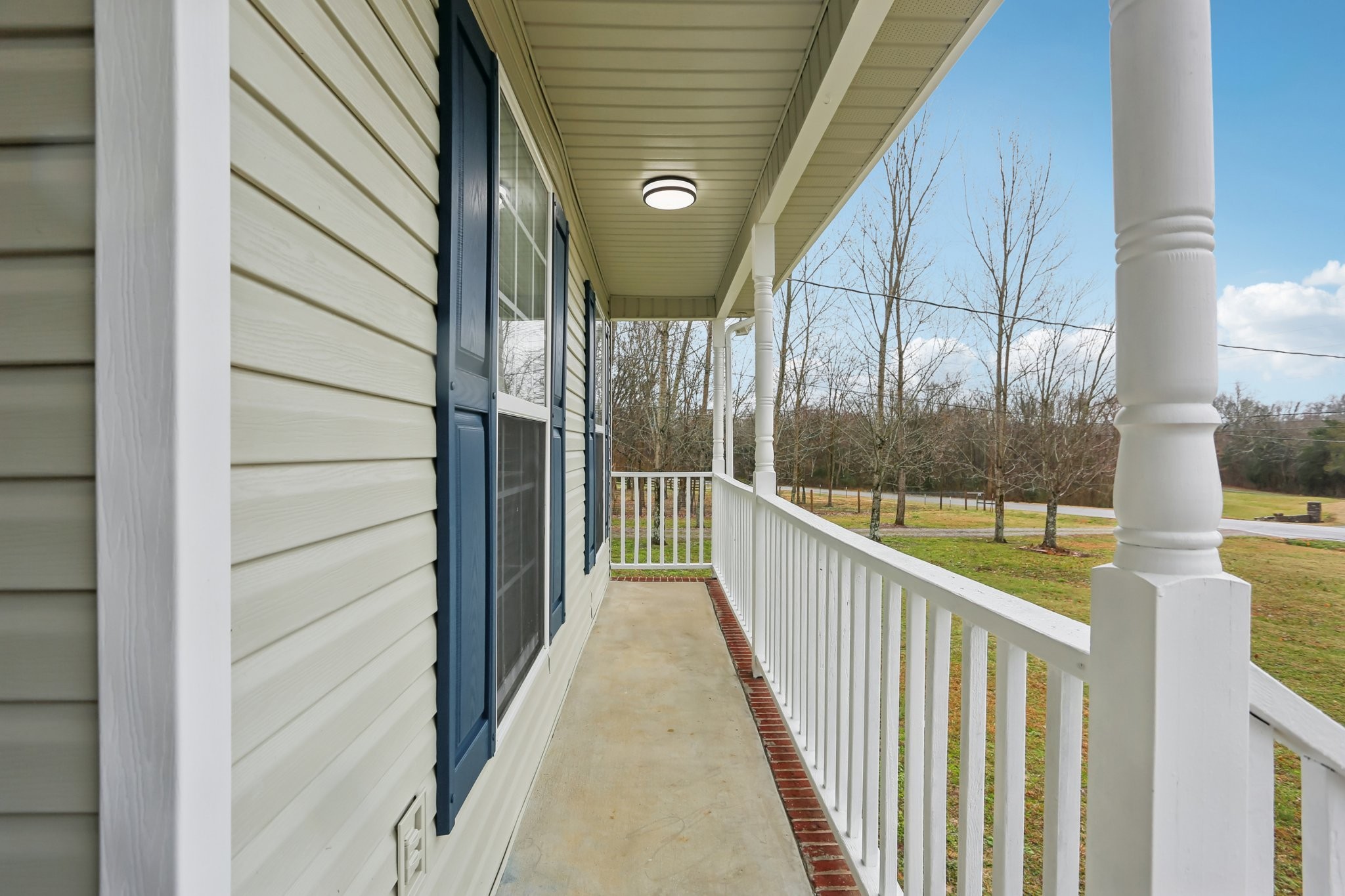 1101 Bugscuffle Road Wartrace, TN 37183 - Photo 6 of 42 a view of a balcony